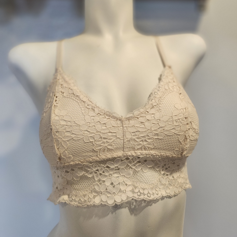 Super Cute Lacy Keyhole Racerback Bra